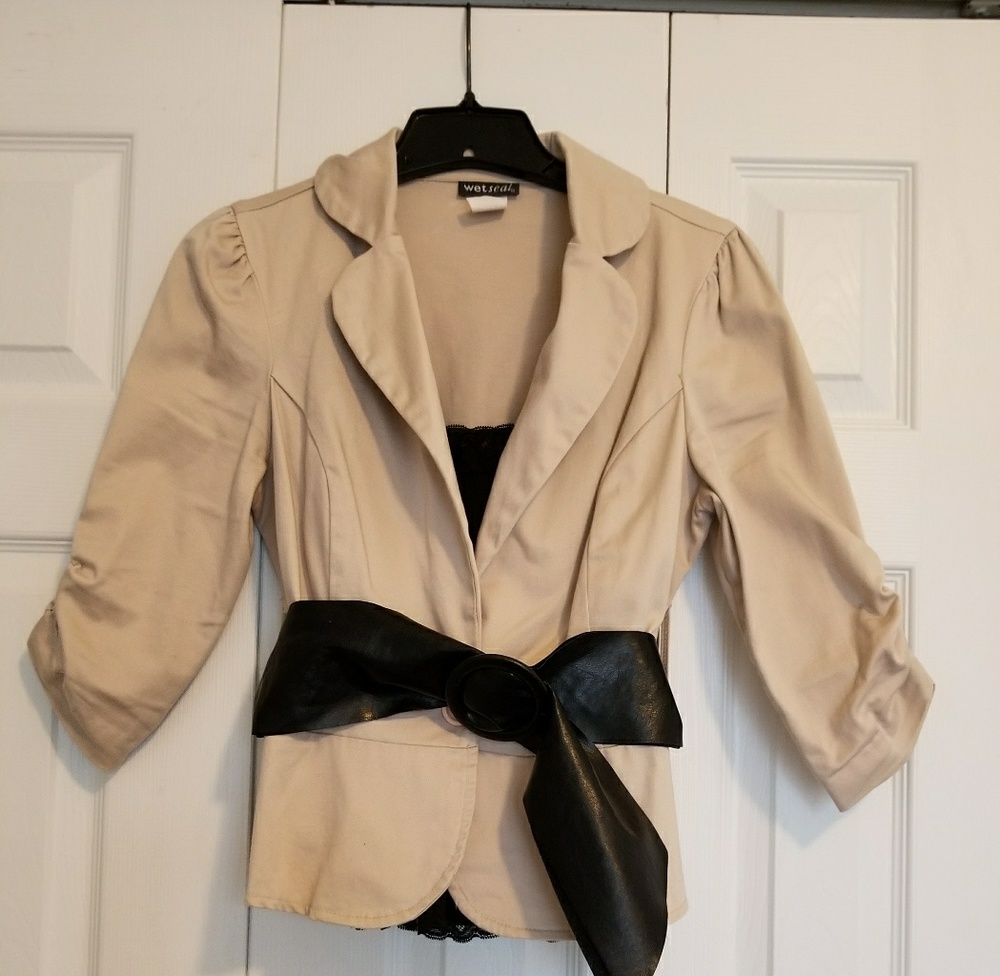 SOLD 💢 Bowtie Stretch Blazer & Cami - Picture 1 of 8